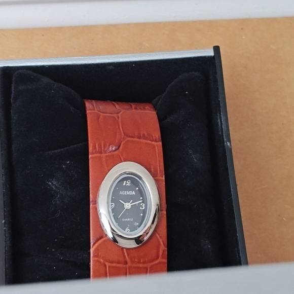 Women's Agenda Quartz Watch - Picture 2 of 3